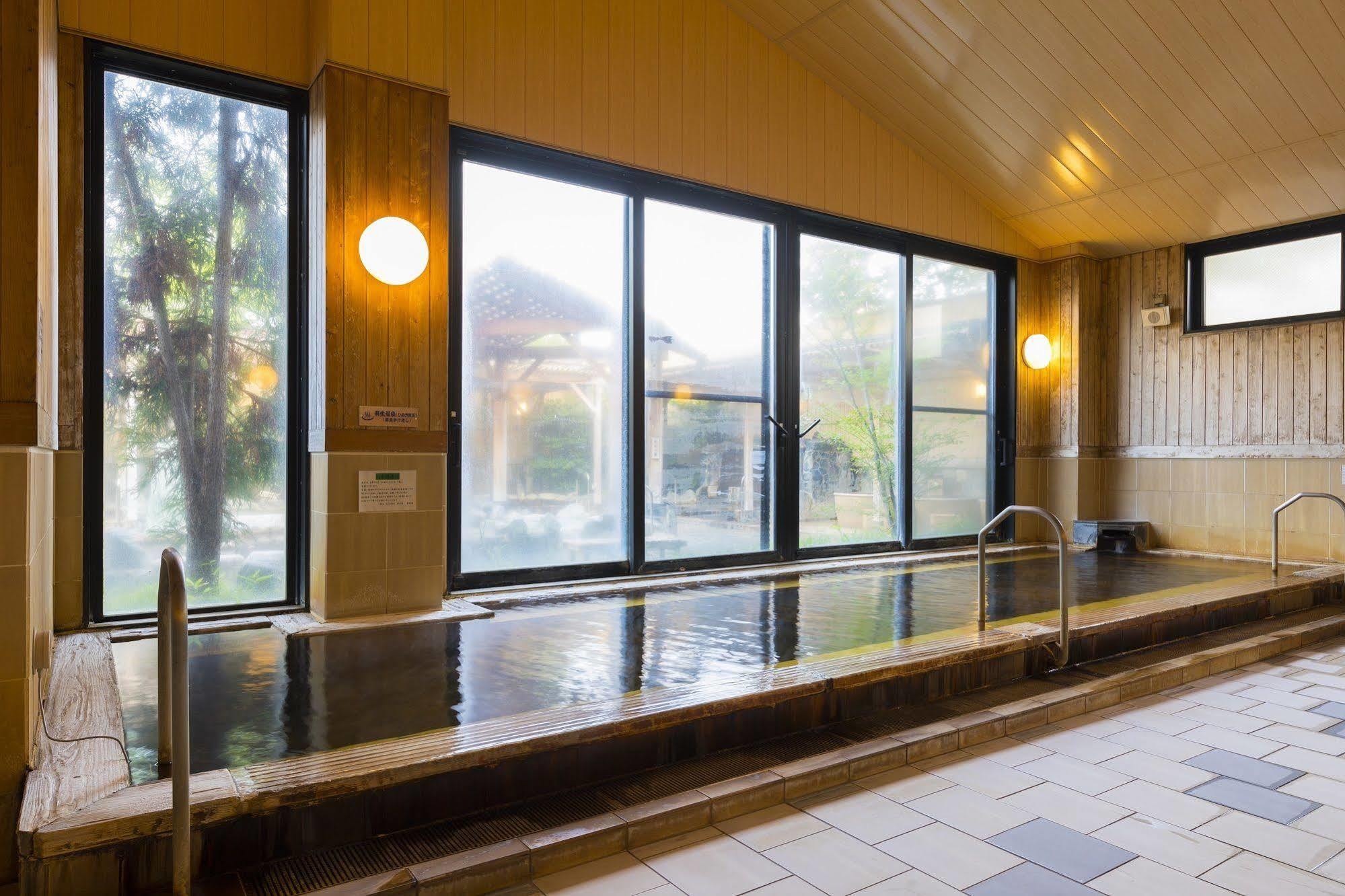 Route Inn Grantia Hanyu Spa Resort Exteriér fotografie